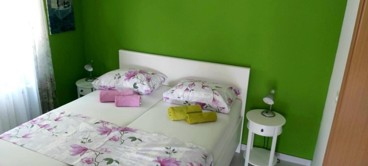 Apartments Ella Ровінь Екстер'єр фото
