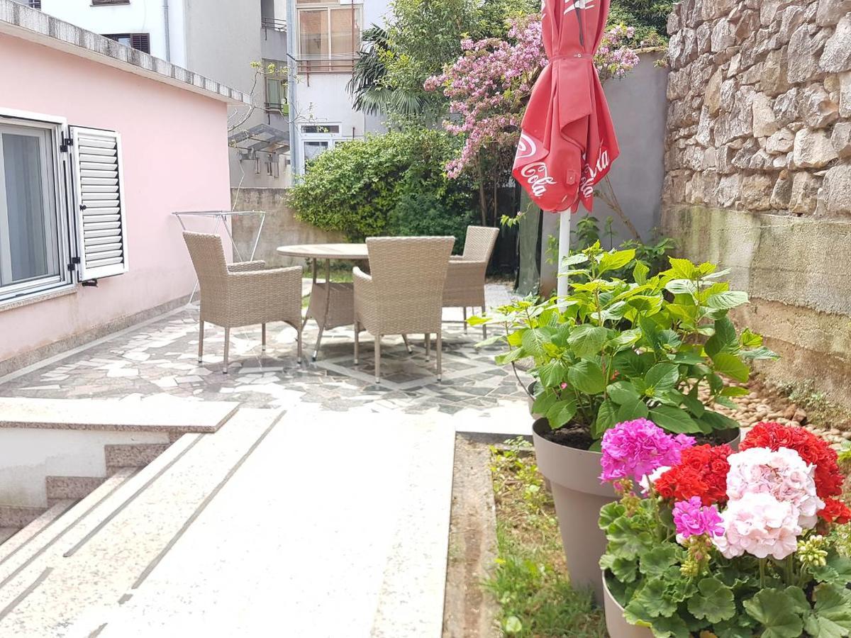 Apartments Ella Ровінь Екстер'єр фото