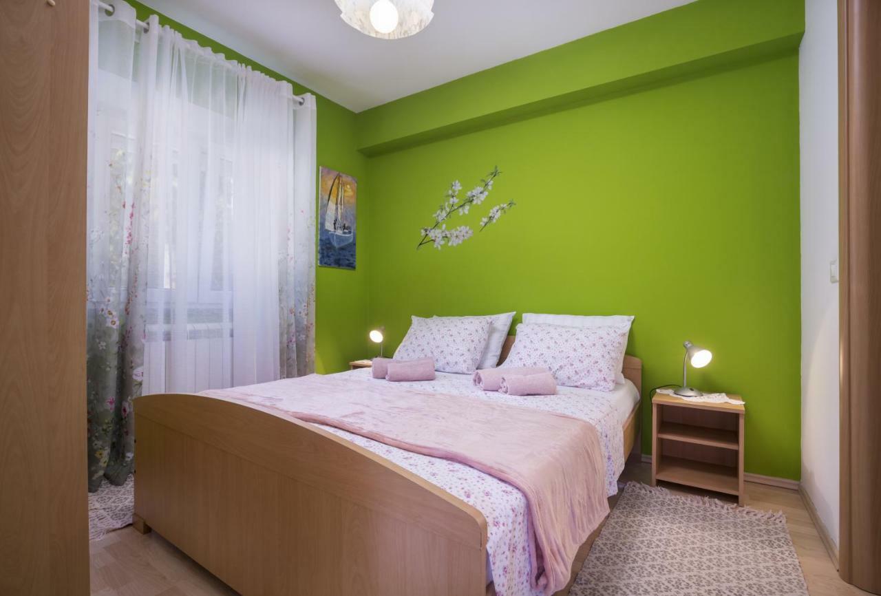 Apartments Ella Ровінь Екстер'єр фото